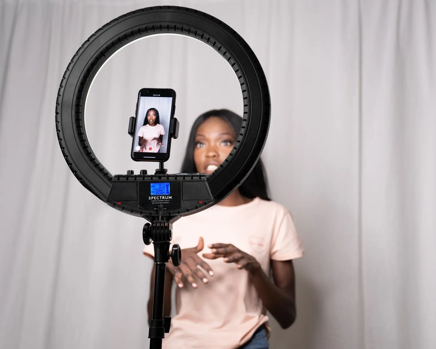 18" LED Portable Ring Light - Diamond Luxe III (DEMO STOCK)