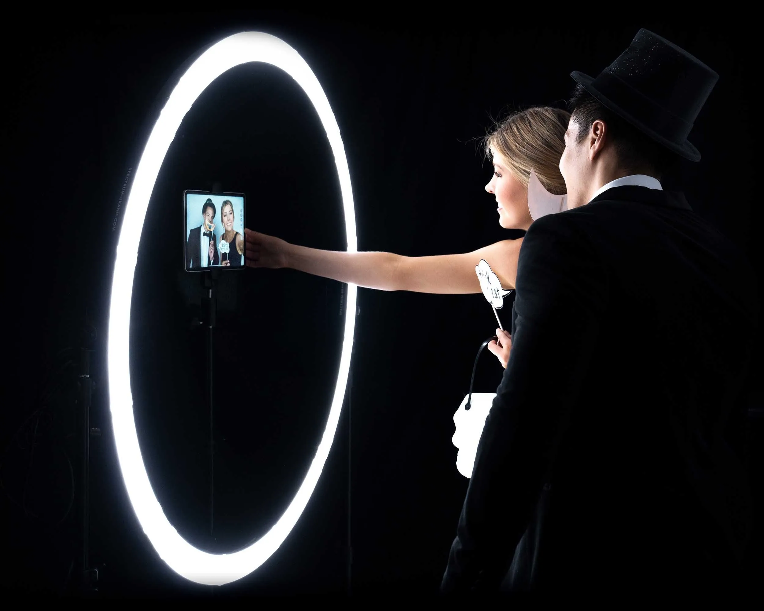 Giant Wedding & Events 47" LED Ring Light Photobooth Kit - Aurora Max