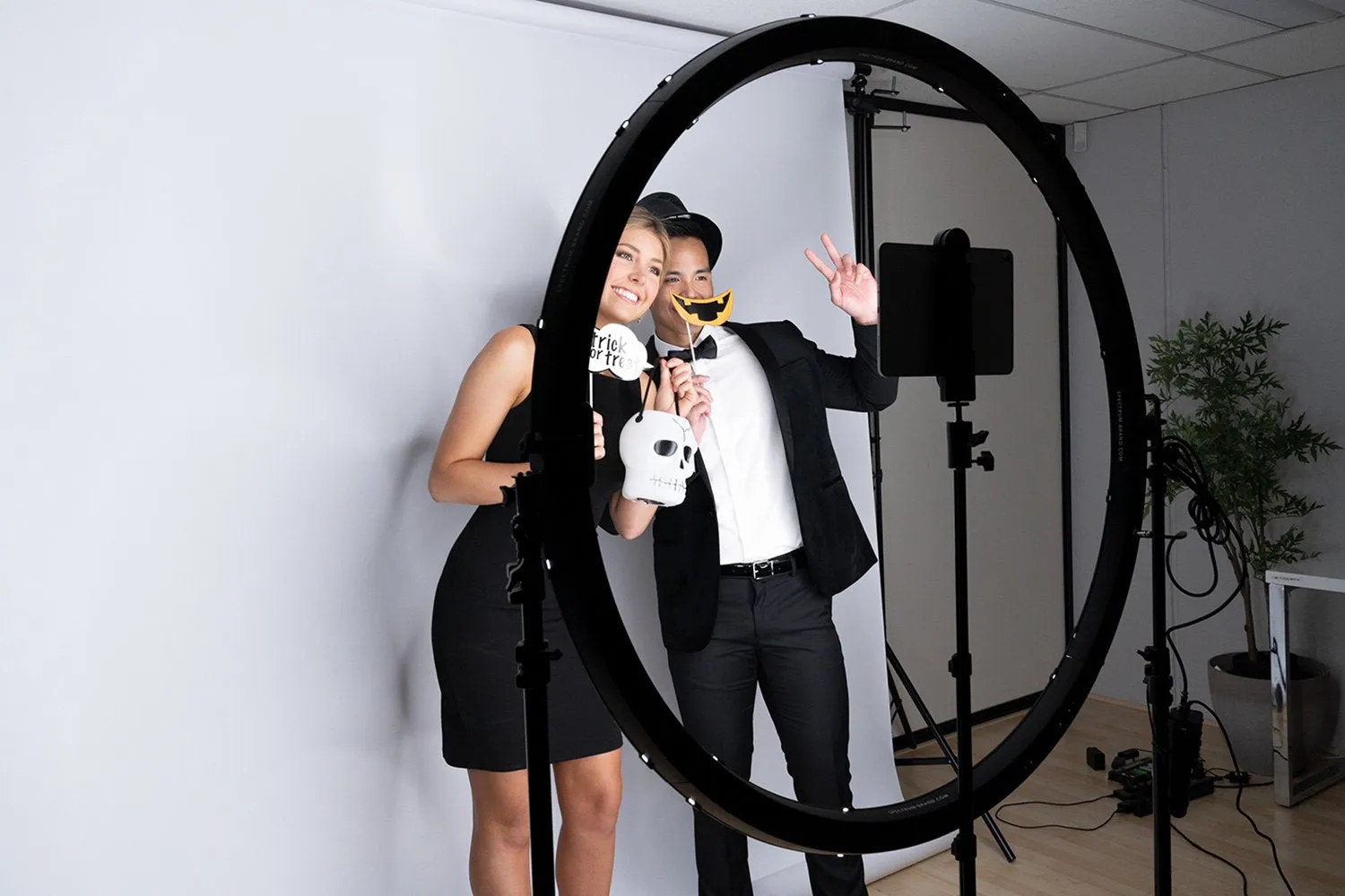 Giant Wedding & Events 47" LED Ring Light Photobooth Kit - Aurora Max