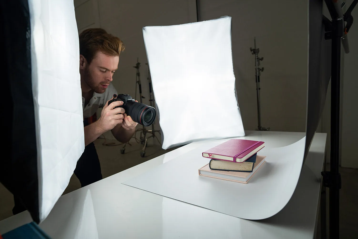 Starter Product Photography Lighting Kit With Monochrome Flat Lay Backdrop - Bundle